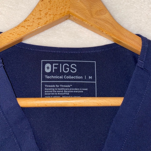 FIGS Scrub Top - Picture 3 of 5
